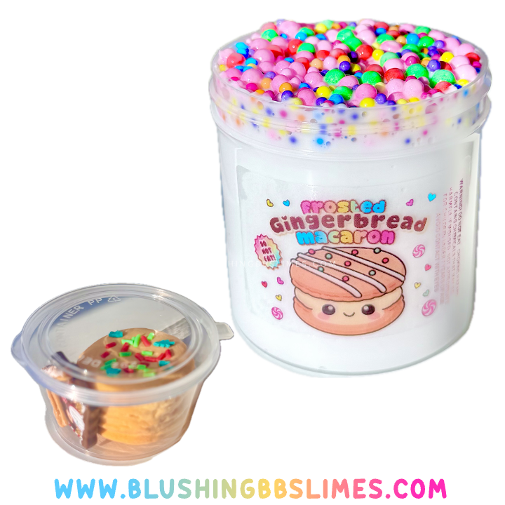 Frosted Gingerbread Macaron